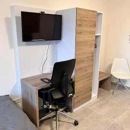 Mk Hostel Oyten - Free Wifi & Parking - 24H Check-In Exterior photo