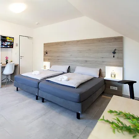 Mk Hostel Oyten - Free Wifi & Parking - 24H Check-In Exterior photo